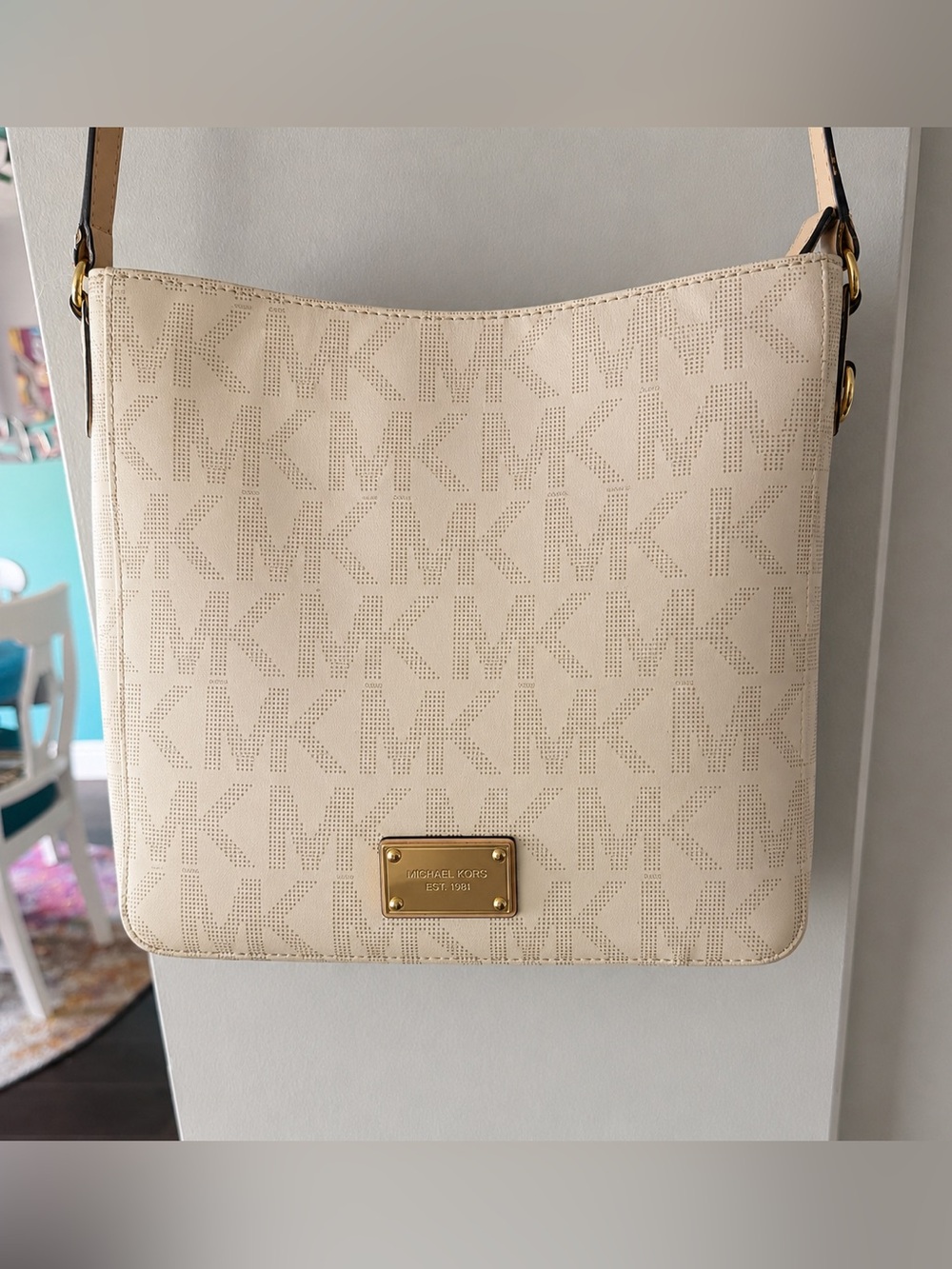 Michael Kors Jet Set Logo Messenger Bag  Crossbody Logo Handbag
